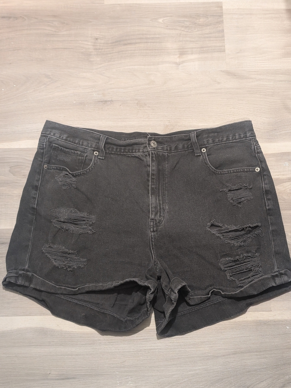 American Eagle | Mom Short In Black Wash